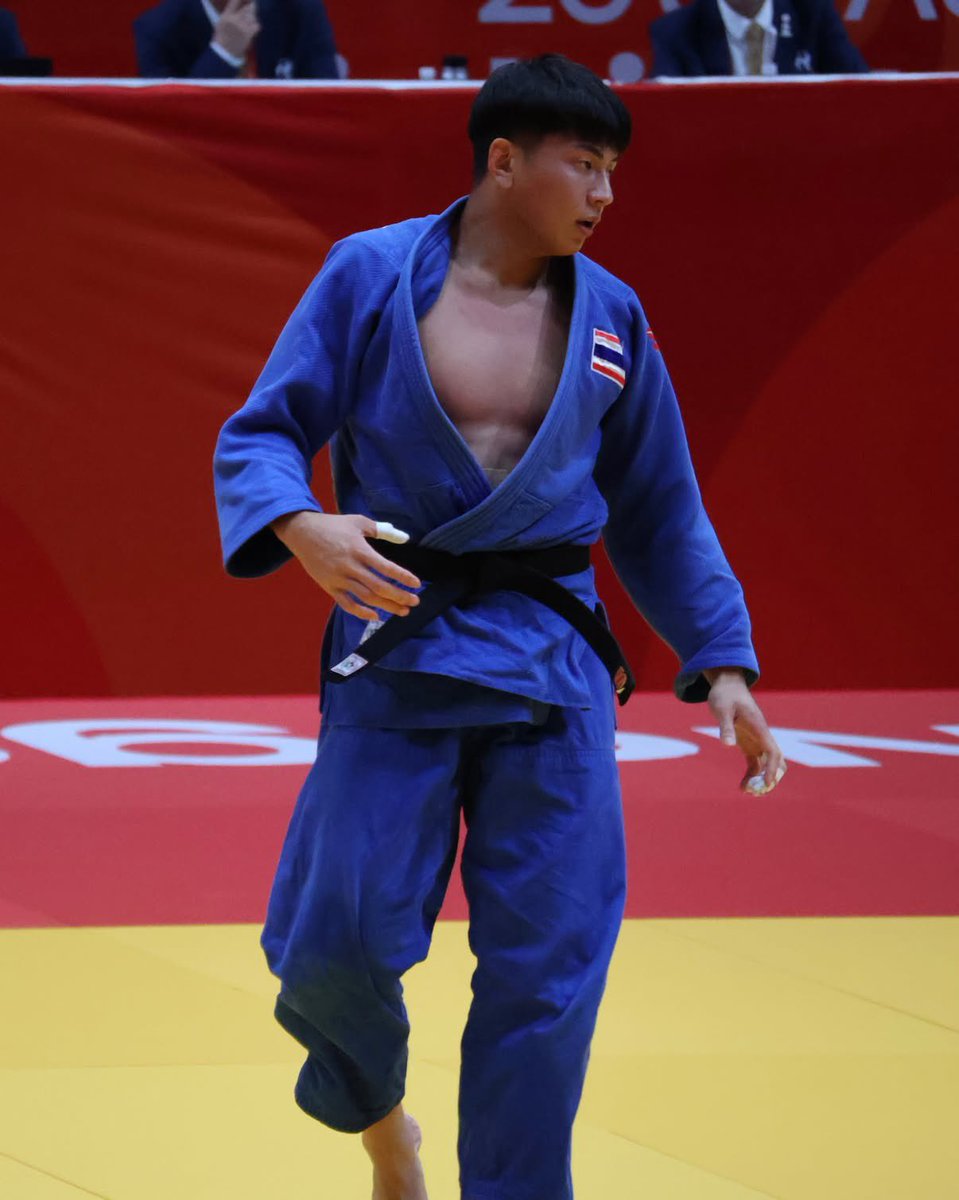 JaypeeArmando's tweet photo. HUWEI AT THE ASIAN GAMES???

Huwei really went from serving adorable smiles and butterflies on screen to serving JUDO AT THE ASIAN GAMES.

Puyang Wei represented Thailand 🇹🇭 in the men's -90 kg division at Aichi-Nagoya 2026.

Sila pa ba ni Bomi? https://t.co/AUaCZIAWKh