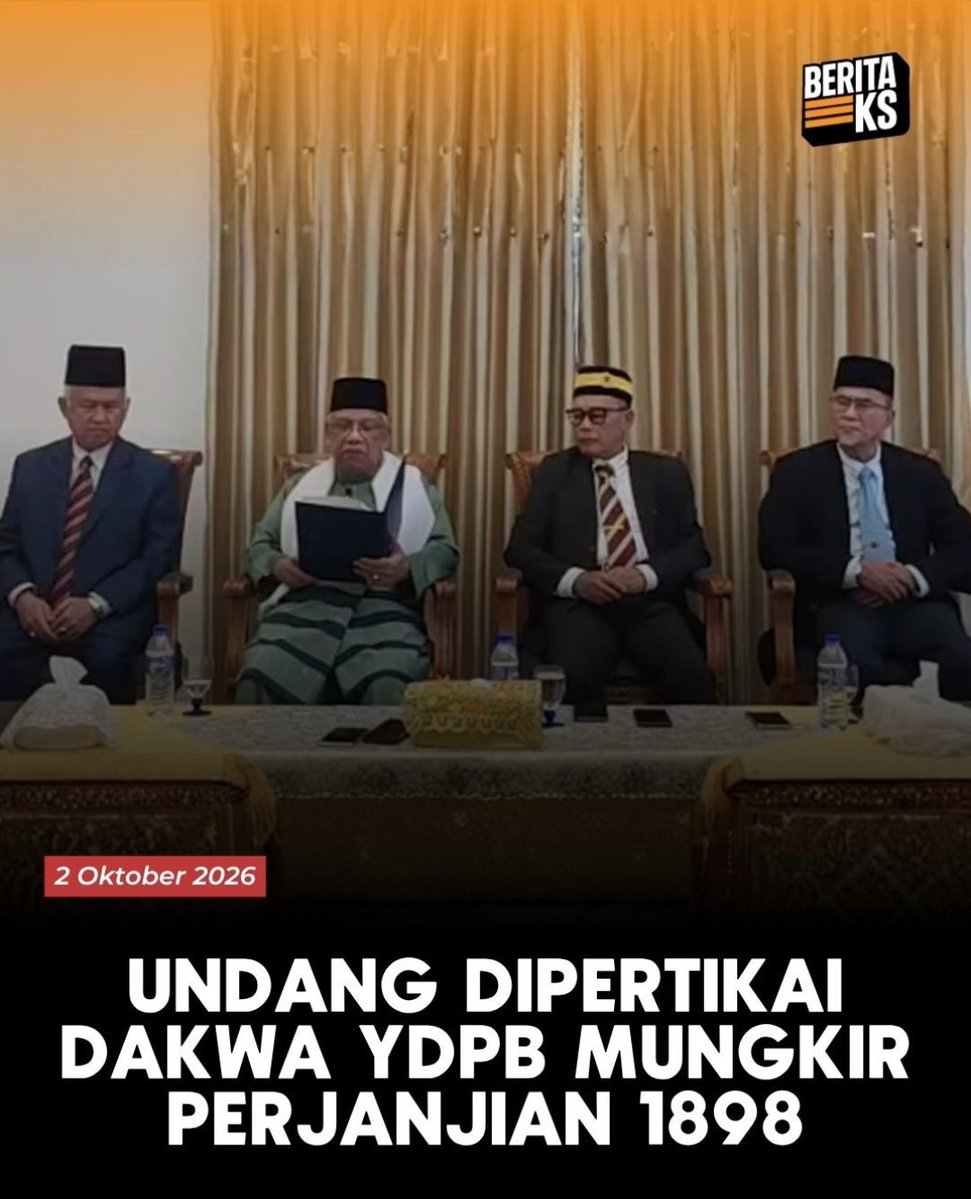 kafkaesk_0's tweet photo. Empat individu yang mendakwa sebagai Undang Negeri Sembilan bersama Tunku Besar Tampin mempertahankan tindakan melucutkan takhta Tuanku Muhriz, dengan mendakwa berlaku pelanggaran Perjanjian 1898. #NegeriSembilan #TuankuMuhriz #Adat #PerlembagaanNegeri #Malaysia https://t.co/BQc6kpC9mi