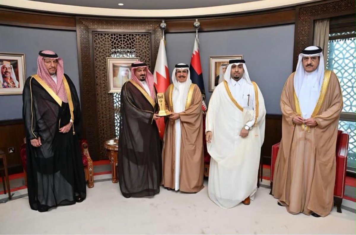 AJELNEWS24's tweet photo. في إنجاز سعودي .. 

عضو هيئة التدريس في جامعة الإمام محمد بن سعود الإسلامية الدكتور/ عبدالهادي بن شرهان المغيّري يحصل على جائزة الأمانة العامة لمجلس التعاون لدول الخليج العربية للبحوث والدراسات العلمية في مجال حماية النزاهة ومكافحة الفساد.

🇸🇦🇸🇦 https://t.co/EgZwLeotXz