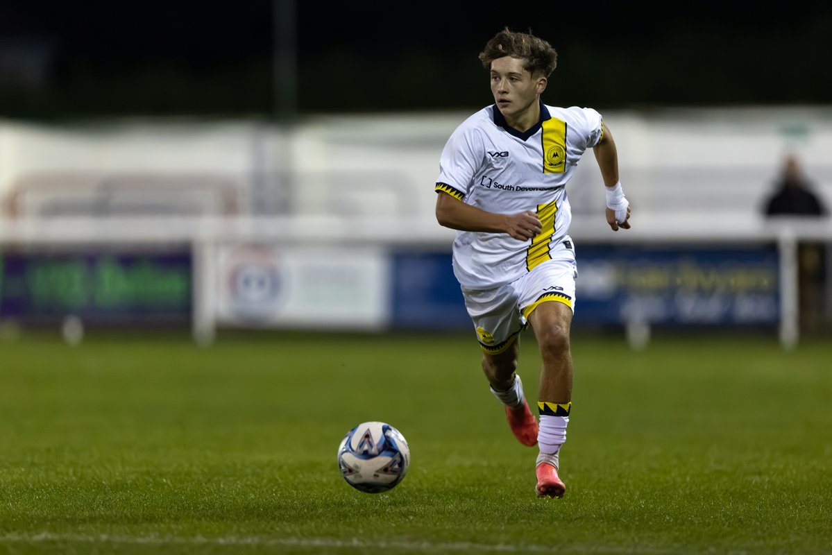 TUFC1899's tweet photo. 🙌  𝗢𝘂𝗿 𝗬𝗼𝘂𝗻𝗴 𝗚𝘂𝗹𝗹𝘀 𝗴𝗼 𝗺𝗮𝗿𝗰𝗵𝗶𝗻𝗴 𝗼𝗻!

Well played, lads!

📸  𝘾𝙧𝙖𝙞𝙜 𝙎𝙩𝙚𝙫𝙚𝙣𝙨

#tufc #FAYouthCup https://t.co/3E8muSLl9v