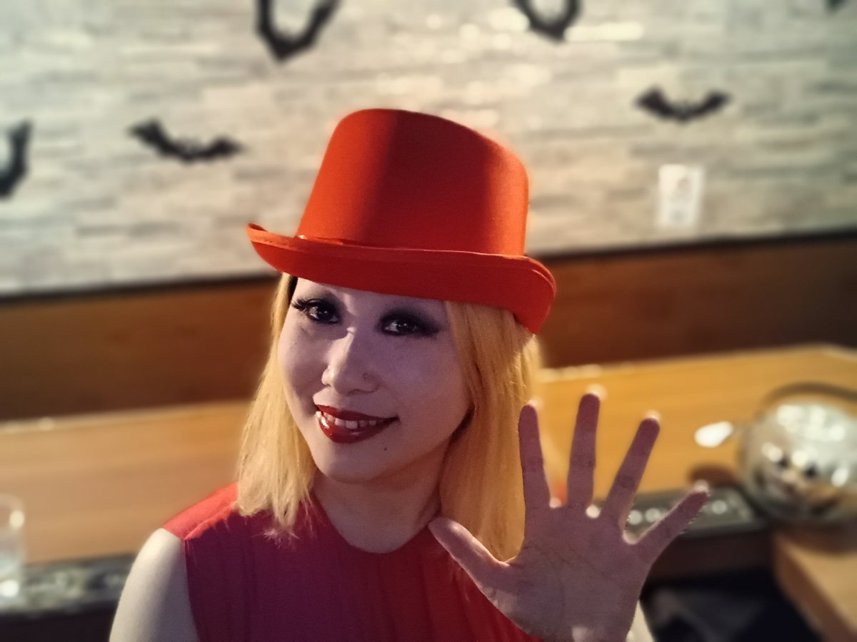 ai_no_heya's tweet photo. Happy Halloween🎃
10月31日(土)ハロウィンパーリーしましょう🎃
華金もお客様の御来店心よりお待ちしております❣️
#mixedbase #二丁目 #lgbtq #mixbar #halloween https://t.co/F9zB2Dhivv