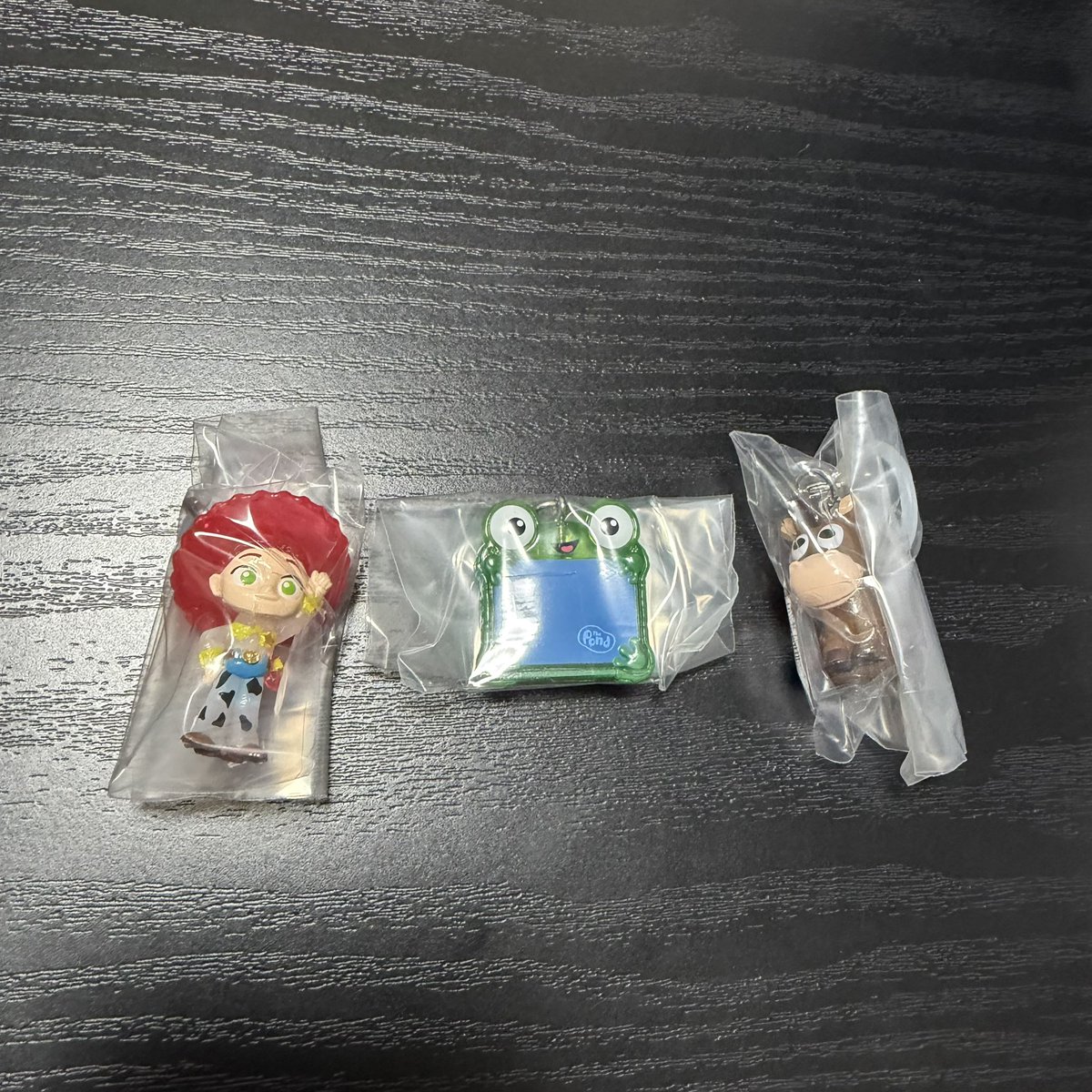 ___milk0323's tweet photo. めじるし トイストーリー５ 交換

譲：ジェシー ブルズアイ リリーパッド
求：スマーティー・パンツ

郵送のみの交換となります🙇🏻‍♀️
検索からお気軽にお声掛けください.ᐟ.ᐟ https://t.co/0lzRwDbqbT