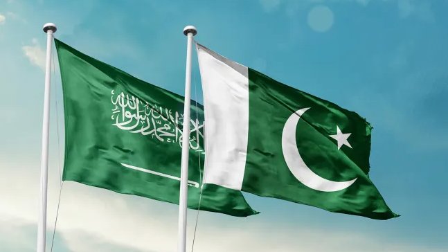 albiladdaily's tweet photo. #البلاد | #السعودية

#باكستان تدين بشدة هجوم الحوثيين على محطة لتوزيع الكهرباء في #المدينة_المنورة.

#صحيفة_البلاد https://t.co/3vvIC5bN4a