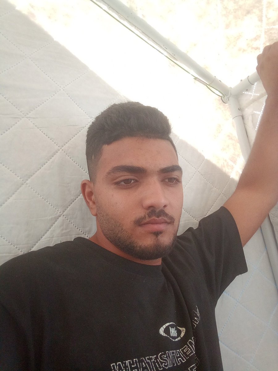 A_Gaza23's tweet photo. Hello friends, I urgently need your help. I need $25 to help my family. Please stand by me during this difficult time. Every dollar donated would help us immensely and make us incredibly happy. And please, friends, help us share this post Help me, the link is in the bio🙏😭😢 https://t.co/8a4OwtLG9I