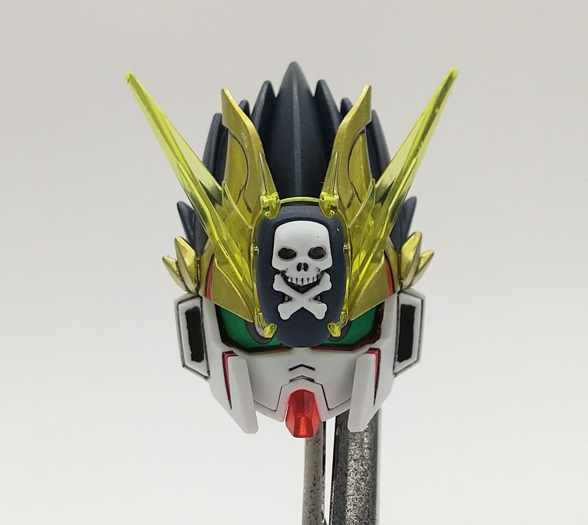 utaka1977's tweet photo. ARRTX使ってSDWの甘寧クロスボーンの顔のみ塗り分けてみた。スミ入れはコピック。あれ？かっこよくね？ https://t.co/88LNXZ92m1