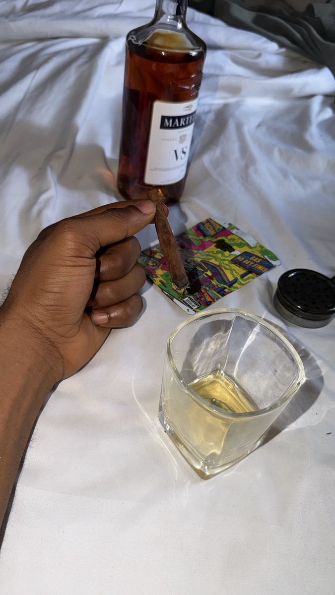 Spyalen's tweet photo. smoke the backy make we fly 😝 https://t.co/20TiuA0baE