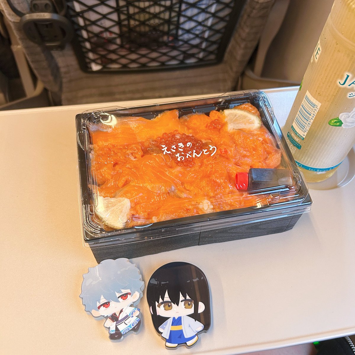 _ssdmelo's tweet photo. ゆるっと福島旅行🍑食べ物全部美味しくて温泉気持ち良くてのんびりできて最高だった( ◜ᴗ◝)♡アイス食べすぎね、、、

久しぶりに東京駅から新幹線乗ったからグランスタで気になってたお弁当も買えてはっぴー🐟！ https://t.co/SDmN5l1P1V