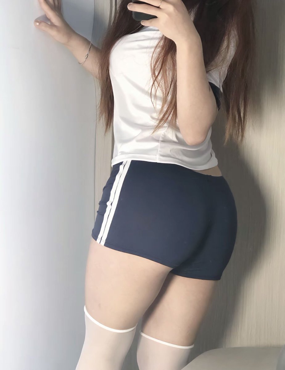 Mustansarkhatt3's tweet photo. 女高 #女高 #bbw https://t.co/GPhQzOLMnN