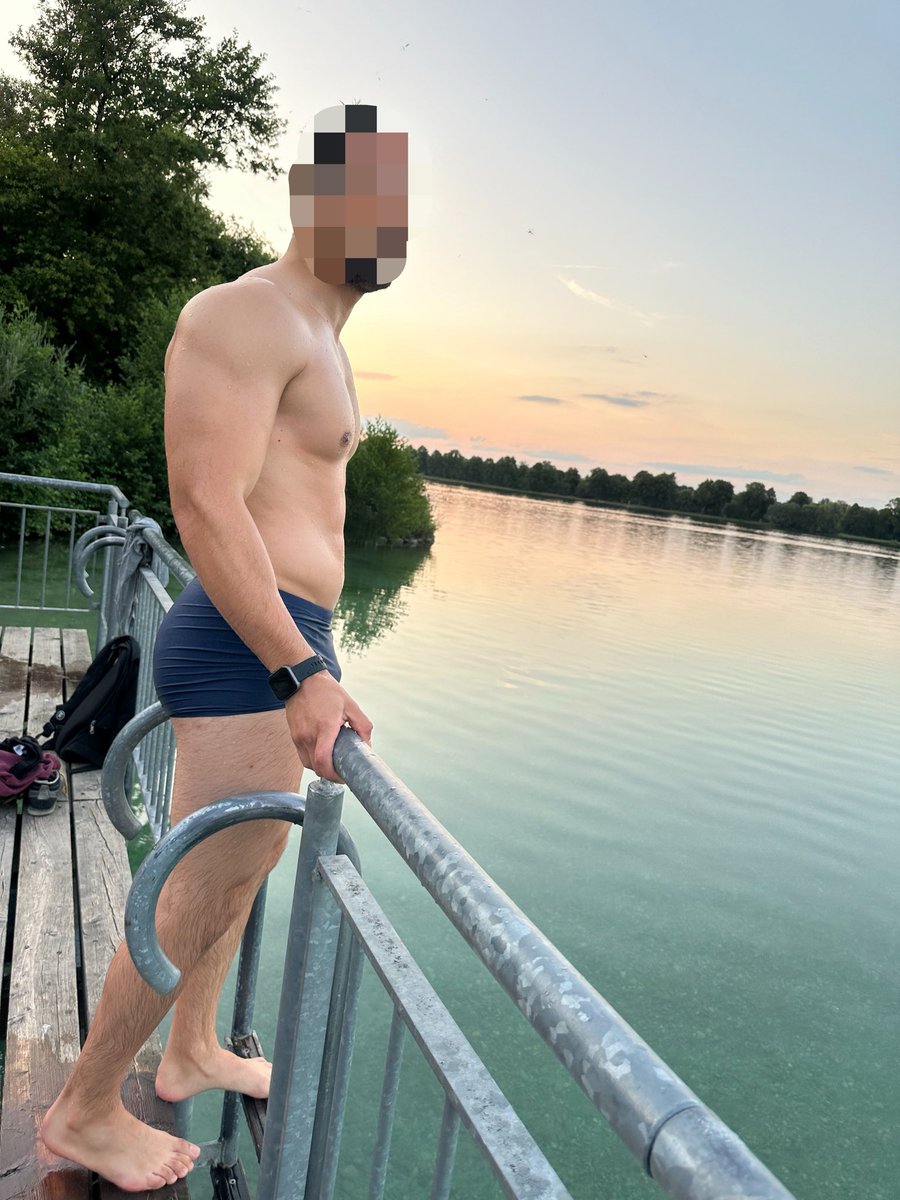 Fantasy225Flex's tweet photo. Last sunny Day💦😛

#FitMen #feetfetısh #feet https://t.co/vw6XSVN1zU