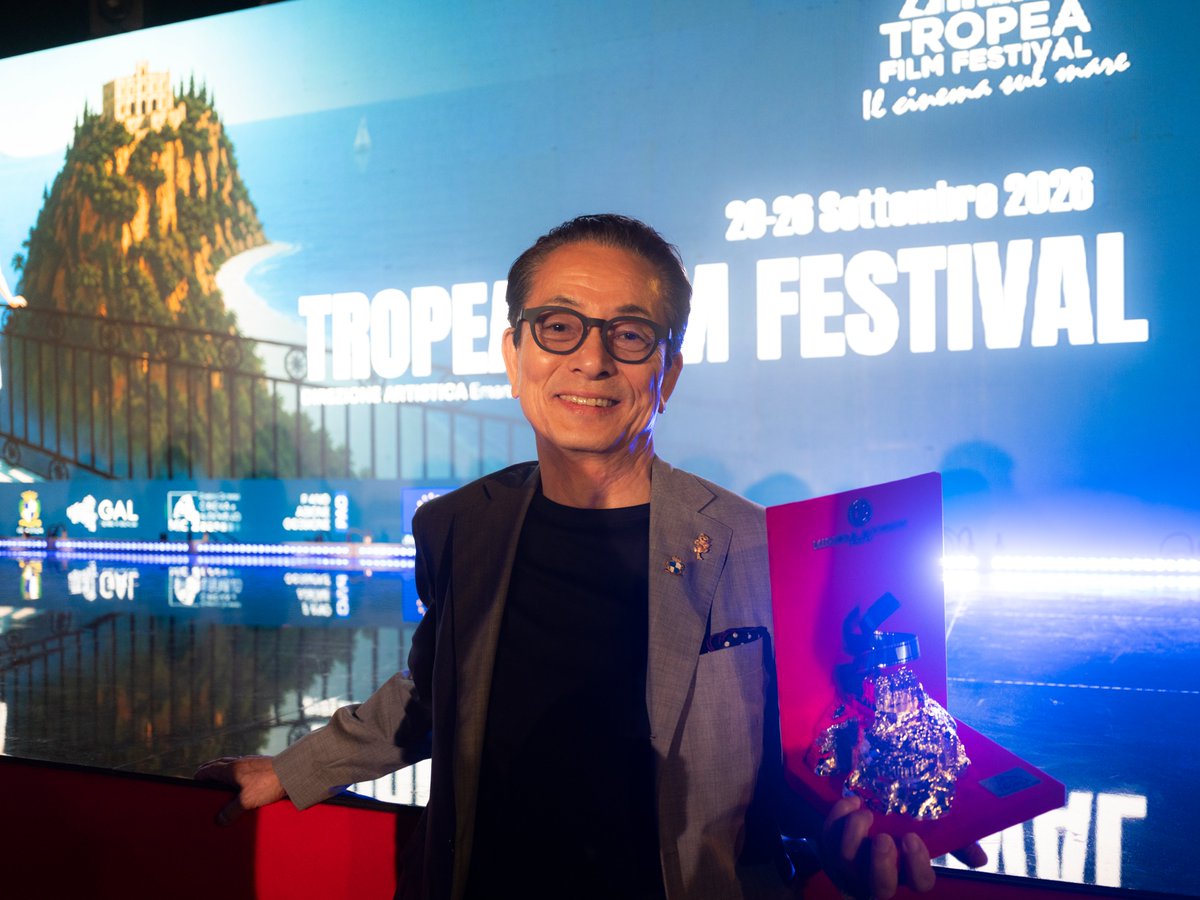 piccola_movie's tweet photo. イタリア🇮🇹で開催された「第4回トロペア映画祭」にて、水谷豊監督が長年の芸術活動と貢献が認められ、【栄誉賞】を受賞🏅

授賞セレモニー会場は、拍手喝采とともに熱気に包まれ、盛り上がりを見せました🎉✨

現地での特別上映会では「150分間すべてが感情に溢れていた」と観客から大絶賛の声が寄せられました👏

#水谷豊
#ピッコラフェリチタ
#TropeaFilmFestival