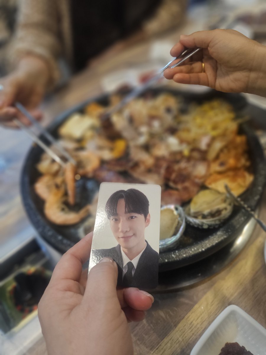 jjangami's tweet photo. ㅇㅍㅇㅈ
내일이휴일인데
그냥보내면섭섭하지 https://t.co/KzYXTDGFTe