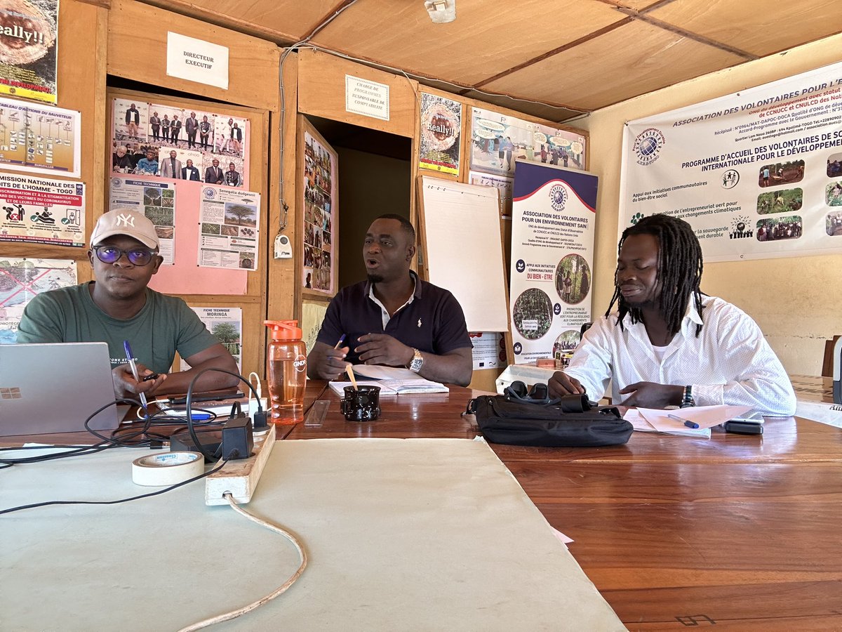 OngAves's tweet photo. Un plaisir pour #AVES d’accueillir ses hôtes du Collectif des Organisations du Volontariat de la région pour échanger sur les prépa de la #JIV2026. Il s’agit de définir les stratégies de rapprochement des multi-acteurs autour du #volontariat pour le #développement  local inclusif https://t.co/KaTgYopoJ0