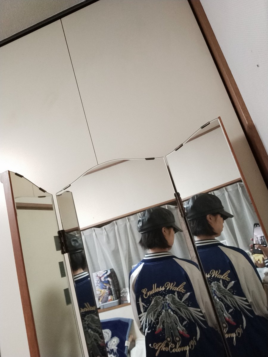 kamitoyuhko3's tweet photo. キャスケットでボサボサ隠し😅
通院＆新宿高野 #ファッションコーデ
#STRICTG #ガンダムW ウイングガンダムゼロ スカジャン、#アベイル #ナイトメア・ビフォア・クリスマス ゼロ ニット、#EDWIN #創世記デニム ルシフェル、合皮キャスケット、柔帆布トート、ベージュ裏革風ショートブーツ
微ハロウィン https://t.co/Whqo5rkkgj