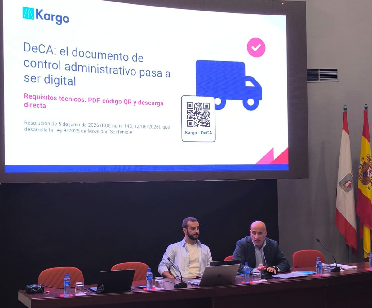 ASETRApress's tweet photo. 🚛Continuamos con “Soluciones tecnológicas para la gestión y emisión del #DeCA I: Digitalización documental y aplicativos para el conductor”.
👤Pablo Blanco Pacho, fundador y CEO de Kargo.
#ASETRA #CETMAsturias #CETM #Digitalización #TransportePorCarretera #Transporte #Asturias https://t.co/V1taBaHBoM