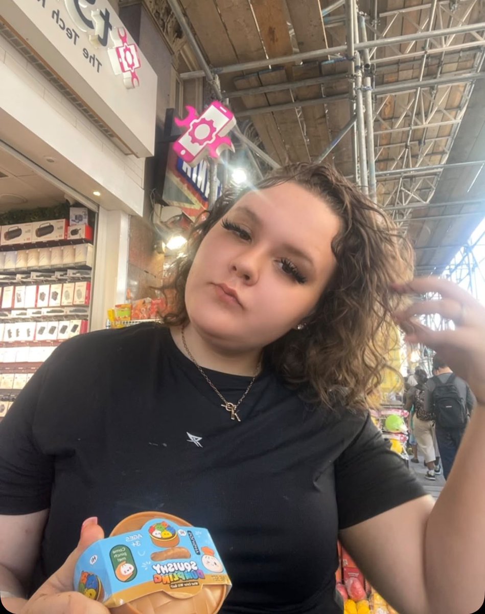 MPSBarkDag's tweet photo. #MISSING | Have you seen Katelyn, 13?

She was last seen on Weds 30, Sept in Dagenham wearing all brown clothing and is known to visit Bromley and Romford.

Officers are growing concerned for her welfare. Please call 999 or 101 with info, quoting 4763/28SEP https://t.co/UgLfVzhkki