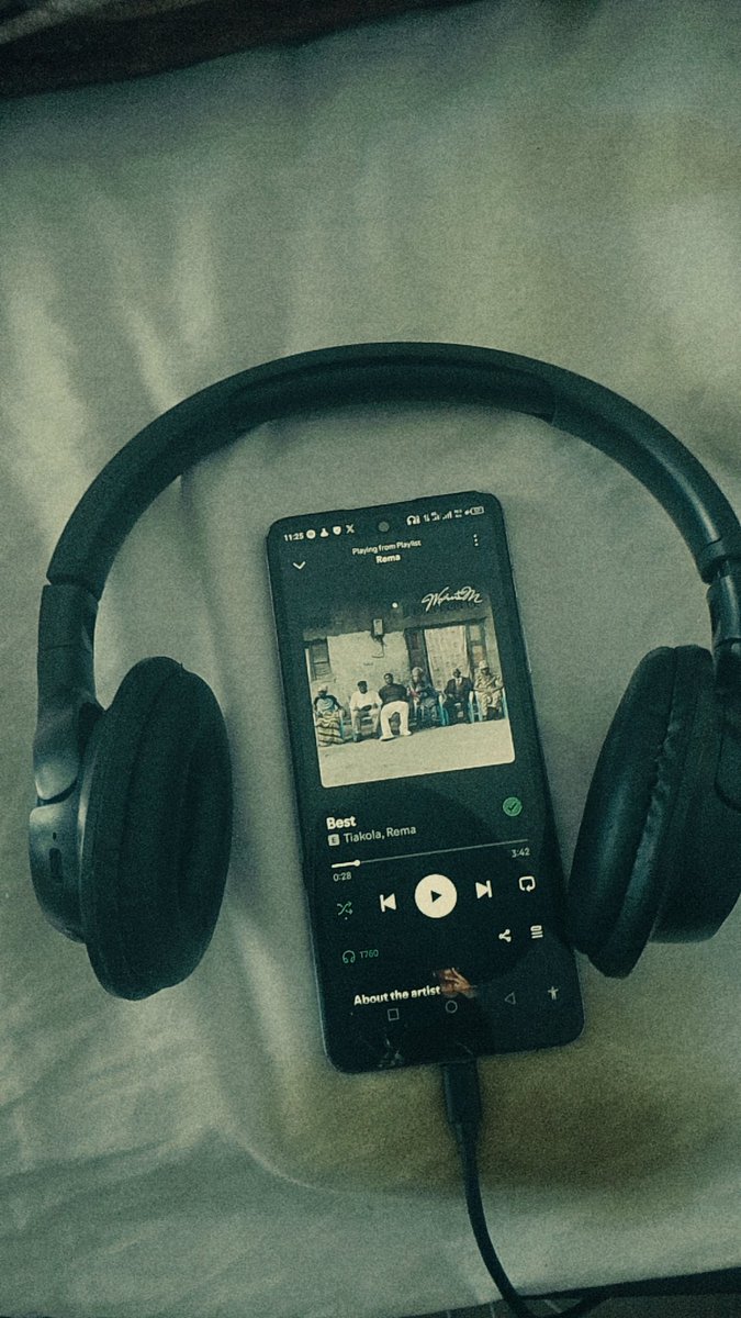 BigIcon_23's tweet photo. 🎧❤️
#AYKONNMUSE https://t.co/nCha6F6kUv