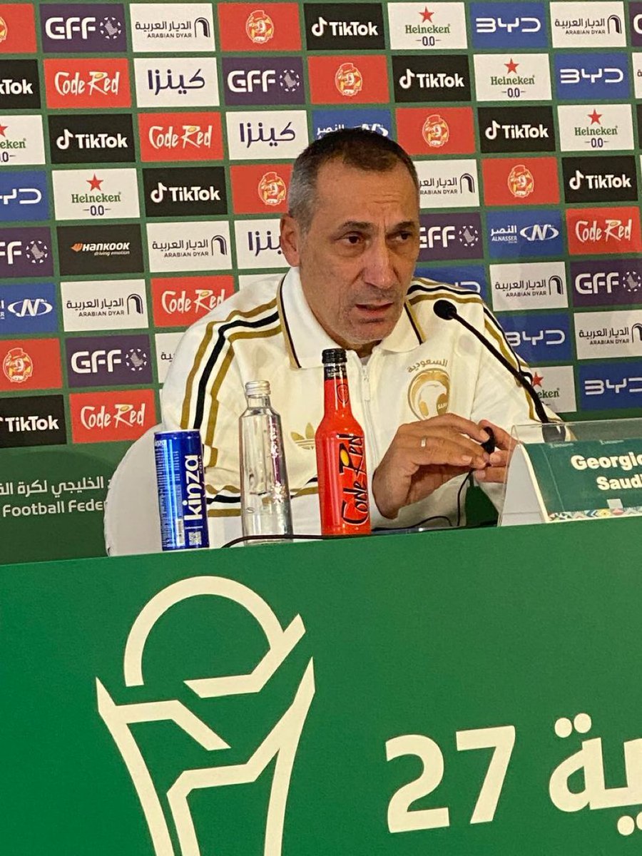 KORH_TAIM's tweet photo. 🇸🇦🎙️ دونيس قبل نصف النهائي:

«نواجه خصمًا قويًا يملك عناصر ومدربًا أصحاب خبرة، وعلينا أن نُظهر شغفنا وروحنا ونقاتل حتى النهاية من أجل الوصول للنهائي». 💚🔥

وعن الجماهير: «نريد مدرجات ممتلئة.. دعمكم يصنع الفارق». 🦅🇸🇦

#خليجي_الديار_العربية27 https://t.co/wOe5QP0sPK