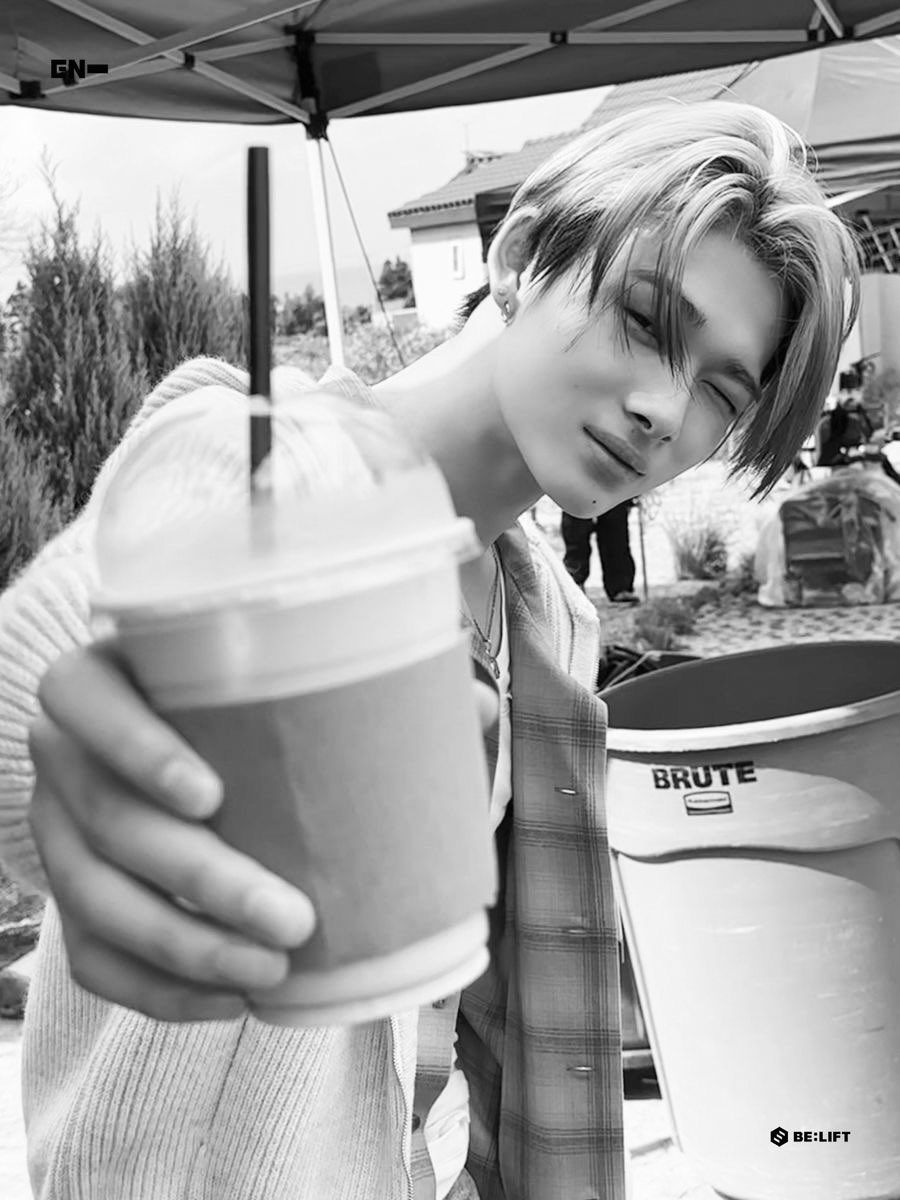 SINNEROATH's tweet photo. ⚲ 𝐓𝐞𝐛𝐞𝐭 𝐄𝐜𝐨 𝐏𝐚𝐫𝐤, 𝐉𝐊𝐓
Friday, 2 October | 𝟏𝟔.𝟎𝟓 𝐖𝐈𝐁

(TW // Gecko)

Never seen Arthur this happy before, and I wonder if it’s because I took him on our little picnic agenda, or because he got to meet Kak Liora again. 👎🏻 https://t.co/ZTWlcAHssp