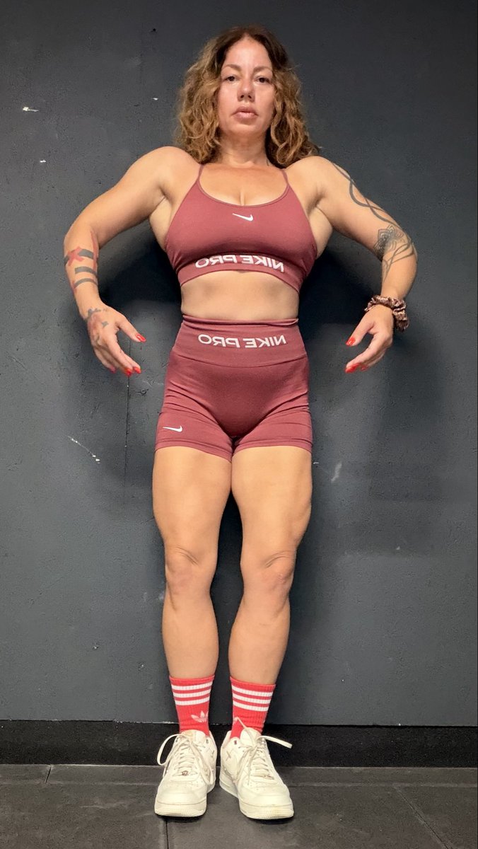 MsEllaKros's tweet photo. #bulk #musclemommy https://t.co/V7nCeLhMtK
