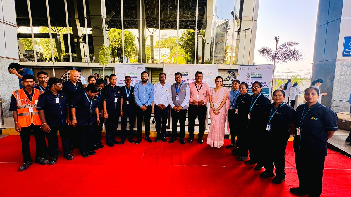 aphonagpur's tweet photo. As part of SwachhataHiSeva2026, APHO Nagpur organised Safai Mitra Suraksha Evam Samman Shivir at DBAI Airport, recognising the valuable contribution of Safai Mitras. 🇮🇳 
#SwachhataHiSeva #SHS2026 
#SafaiMitra #SwachhBharat #SwachhNagpur #APHONagpur https://t.co/dCWGDimdHk
