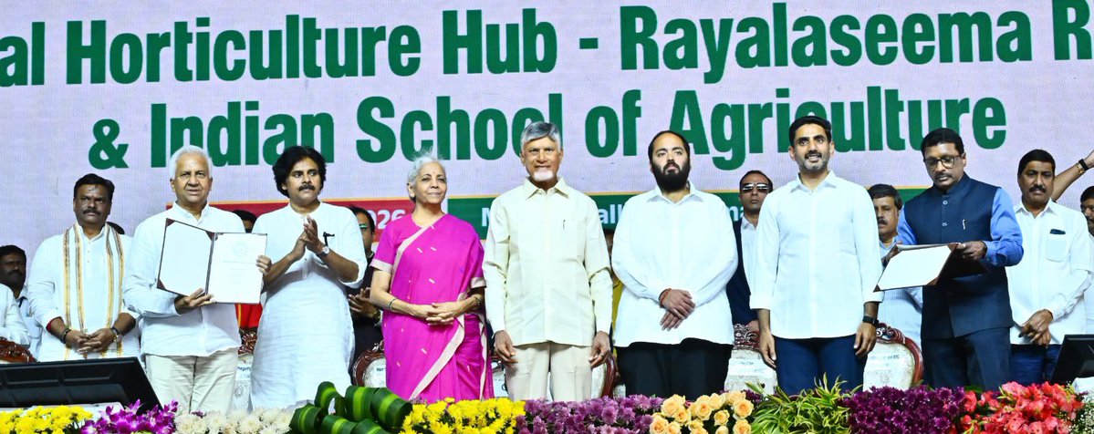 APDeputyCMO's tweet photo. కరవుతో కాదు.. అభివృద్ధితోనే రాయలసీమకు కొత్త గుర్తింపు

• గ్లోబల్ హార్టికల్చర్ హబ్‌ స్థాయికి రాయలసీమ
• రూ.లక్ష కోట్ల పెట్టుబడితో సమగ్ర అభివృద్ధి ప్రణాళిక
• 10 జిల్లాల్లో మూడు దశల్లో ఇంటిగ్రేటెడ్ హార్టికల్చర్ డెవలప్‌మెంట్ ప్లాన్
• రైతు పొలం నుంచి అంతర్జాతీయ మార్కెట్ వరకు పూర్తి వ్యవస్థ
• పచ్చని చెట్లు నరికిన నేలలోనే నేడు ప్రగతి వనం
• ప్రాజెక్ట్ జలధారతో భూగర్భ జలమట్టాలు సగటున 3.6 మీటర్లు పెరుగుదల
• మదనపల్లెలో రాయలసీమ ఇంటిగ్రేటెడ్ హార్టికల్చర్ హబ్, ఇండియన్ స్కూల్ ఆఫ్ అగ్రికల్చర్ శంకుస్థాపన మహోత్సవంలో ఉప ముఖ్యమంత్రివర్యులు శ్రీ @PawanKalyan గారు

కరవుతో పోరాడిన రాయలసీమను ఇకపై కరువు సీమగా కాకుండా, ప్రపంచ స్థాయి ఉద్యానవన కేంద్రంగా తీర్చిదిద్దడమే కూటమి ప్రభుత్వ లక్ష్యమని ఉప ముఖ్యమంత్రి శ్రీ పవన్ కళ్యాణ్ గారు తెలిపారు. రాయలసీమను గ్లోబల్ హార్టికల్చర్ హబ్‌గా అభివృద్ధి చేసేందుకు రూ. లక్ష కోట్ల పెట్టుబడులతో సమగ్ర ప్రణాళికను అమలు చేస్తున్నామని పేర్కొన్నారు. రైతులకు సాగు నీటి సదుపాయాలను మెరుగుపరచడంతోపాటు, పంటలను మార్కెట్లకు వేగంగా తరలించేందుకు అవసరమైన రహదారులు, ఇతర మౌలిక వసతులను అభివృద్ధి చేస్తున్నామని తెలిపారు. అలాగే, రైతులు పండించిన పంటకు గిట్టుబాటు ధర, అదనపు విలువ లభించేలా ఆధునిక కోల్డ్‌ స్టోరేజీలు, ప్రాసెసింగ్ కేంద్రాలను ఏర్పాటు చేయనున్నట్లు చెప్పారు. పంట ఉత్పత్తి నుంచి నిల్వ, ప్రాసెసింగ్, రవాణా, మార్కెటింగ్ వరకు సమగ్ర వ్యవస్థను అందుబాటులోకి తీసుకువచ్చి రాయలసీమ రైతుల ఉత్పత్తులను దేశీయ మార్కెట్‌తోపాటు ప్రపంచ మార్కెట్‌కు చేరేలా చర్యలు చేపడుతున్నామని ఆయన వివరించారు. 

శుక్రవారం మదనపల్లెలో రాయలసీమ ఇంటిగ్రేటెడ్ హార్టికల్చర్ హబ్,  ఇండియన్ స్కూల్ ఆఫ్ అగ్రికల్చర్ శంకుస్థాపన మహోత్సవంలో కేంద్ర మంత్రి శ్రీమతి @nsitharaman గారు, ముఖ్యమంత్రి శ్రీ నారా చంద్రబాబు నాయుడు గారితో కలిసి పాల్గొన్నారు. ఈ సందర్భంగా శ్రీ పవన్ కళ్యాణ్ గారు మాట్లాడుతూ “రాయలసీమ గొప్ప చరిత్రకు, ప్రత్యేకమైన సంస్కృతికి, ఎన్నో చారిత్రాత్మక ఘట్టాలకు సాక్ష్యంగా నిలిచిన నేల. శ్రీకృష్ణదేవరాయలు పాలించిన ఈ ప్రాంతం ఒకప్పుడు అనేక ప్రతికూల పరిస్థితులను ఎదుర్కొంది. ఫ్యాక్షన్‌ రాజకీయాల ప్రభావంతో అశాంతికి గురైన సందర్భాలు ఉన్నాయి. అభివృద్ధికి ప్రతీకగా నిలవాల్సిన ప్రాంతంలో పచ్చని చెట్లను సైతం నరికి వేసిన పరిస్థితులు చూశారు. ఆ పరిస్థితుల నుంచి రాయలసీమను బయటకు తీసుకువచ్చి, అభివృద్ధి బాటలో నడిపించేందుకు ముఖ్యమంత్రి శ్రీ @ncbn గారు ఎంతో కృషి చేశారు. 2024లో మీరు అందించిన ప్రజా తీర్పు ఈ మార్పుకు మరింత బలాన్ని ఇచ్చింది. ప్రజలు ఇచ్చిన ఆ విజయంతోనే ఈ రోజు రాయలసీమలో రూ.1 లక్ష కోట్ల పెట్టుబడులతో అభివృద్ధి కార్యక్రమాలకు బాటలు పడ్డాయి.  
*రెండేళ్లలో రూ.8 వేల కోట్ల అభివృద్ధి పనులు*
పల్లె పండుగ కార్యక్రమం ద్వారా రాయలసీమలో గత 2 ఏళ్లలో రూ.8 వేల కోట్లకు పైగా అభివృద్ధి పనులు చేపట్టాం. 
అందులో భాగంగా రాష్ట్రంలో 2 లక్షల ఎకరాల్లో, అందులో రాయలసీమ ప్రాంతాన 62 వేల ఎకరాల్లో 28 వేల మంది రైతులకు లబ్ధి చేకూరేలా ఉద్యాన పంటల సాగును విస్తరించాం. నీటి సంరక్షణలో భాగంగా  దాదాపు 70 వేల ఫామ్ పాండ్లను నిర్మించి, అదనంగా 50 వేల ఎకరాల భూమిని సాగులోకి తీసుకొచ్చాం. రూ.4,500 కోట్లకు పైగా నిధులతో 23 వేలకు పైగా రహదారి పనులను చేపట్టి, 5 వేల కిలోమీటర్లకు పైగా రహదారుల నిర్మాణాన్ని పూర్తి చేశాం. ఉపాధి హామీ నిధులతో ప్రాజెక్ట్ జలధార ద్వారా నీటి సంరక్షణ చర్యలను బలోపేతం చేస్తూ, రాయలసీమను నీటి భద్రత ప్రాంతంగా తీర్చిదిద్దే దిశగా ఎన్నో చర్యల చేపట్టాం. తద్వారా ఈ ప్రాంతంలో భూగర్భ జలమట్టాలు సగటున 3.6 మీటర్లు పెరిగాయి.  

• 45 డిగ్రీల ఉష్ణోగ్రతలోనూ యాపిల్ సాగు
రాయలసీమ రైతుల పట్టుదలకు ఉద్యాన సాగులో వస్తున్న మార్పులే నిదర్శనం. సాధారణంగా యాపిల్ సాగుకు అనుకూలంగా భావించని 45 డిగ్రీలకు పైగా ఉష్ణోగ్రతలు నమోదయ్యే అనంతపురం ప్రాంతంలోనూ కూడా కె.ఎల్.డి. యాపిల్ సాగు సాధ్యమైంది. రాయలసీమలో మామిడి, అరటి, టమాటా, దానిమ్మ, నిమ్మ, స్వీట్ ఆరెంజ్ తోపాటు డ్రాగన్ ఫ్రూట్, అవకాడో, ఆపిల్, బెర్రీస్ వంటి అధిక విలువ కలిగిన పంటలను కూడా సాగు చేస్తున్నారు. మదనపల్లె ఆసియాలోనే అతిపెద్ద టమాటా సాగు ప్రాంతాల్లో ఒకటిగా ఉంది. రాయలసీమలో ఉద్యాన పంటలకు ఉన్న అపారమైన సామర్థ్యానికి ఇది నిదర్శనం.  (1/4)