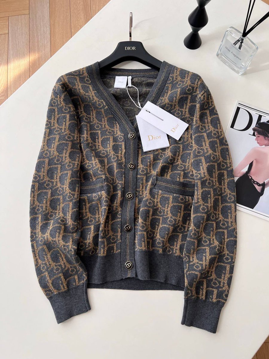 DubaiStyleChic's tweet photo. #fashionblog #FashionUSA #FashionLover #fashion https://t.co/EyBue83L79