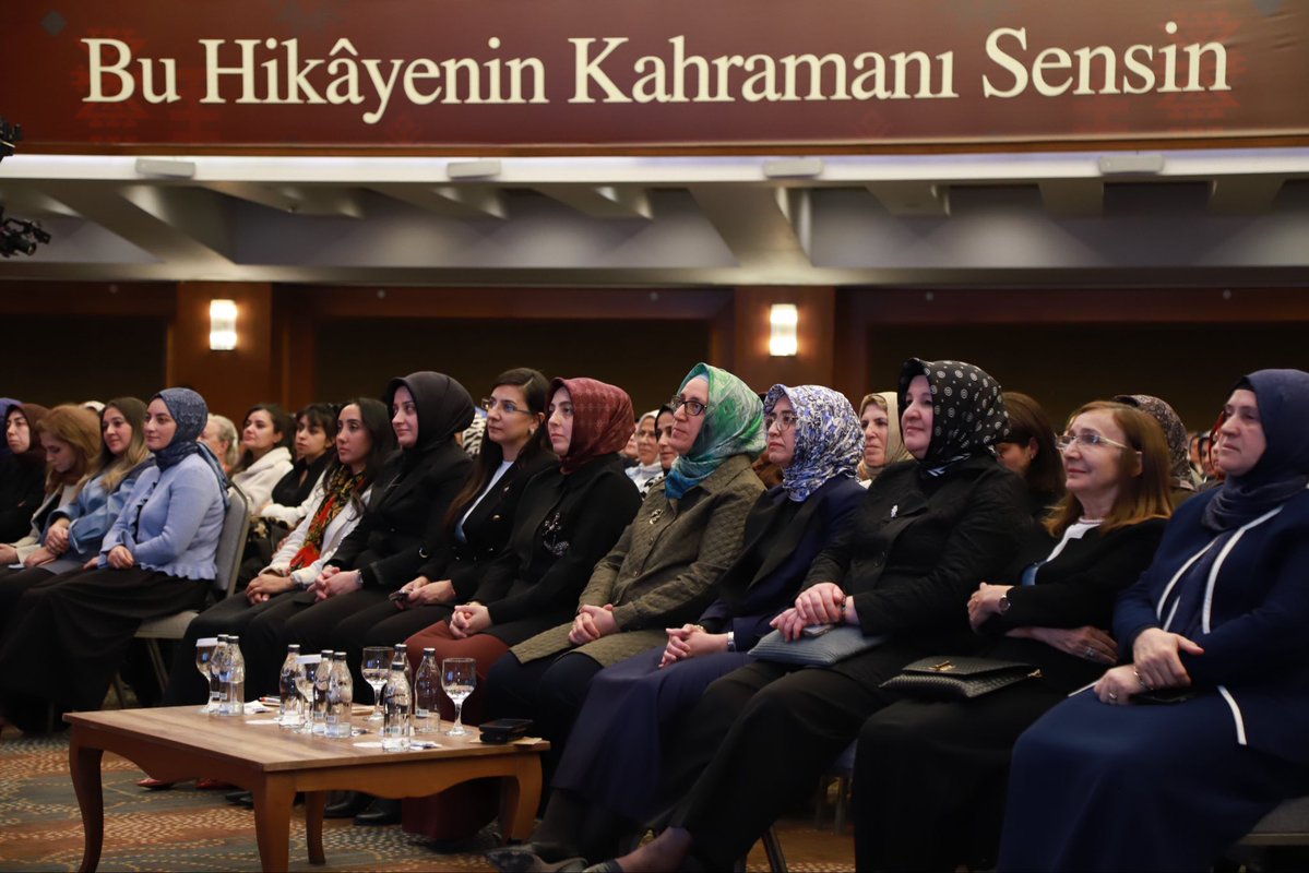 akkadinistanbul's tweet photo. Mahalle Başkanları İstişare ve Değerlendirme Kampımızda, yol arkadaşlığımızın ve teşkilat aidiyetimizin izlerini konuştuk.

İstanbul Milletvekilimiz Yıldız Konal Süslü’nün anlatımıyla gerçekleşen “Bir Davanın İzinde: Teşkilat, Aidiyet ve Yol Arkadaşlığı” programında; tecrübe, hafıza ve teşkilat kültürü üzerine kıymetli bir buluşma gerçekleştirdik.

#BizimHikayemiz