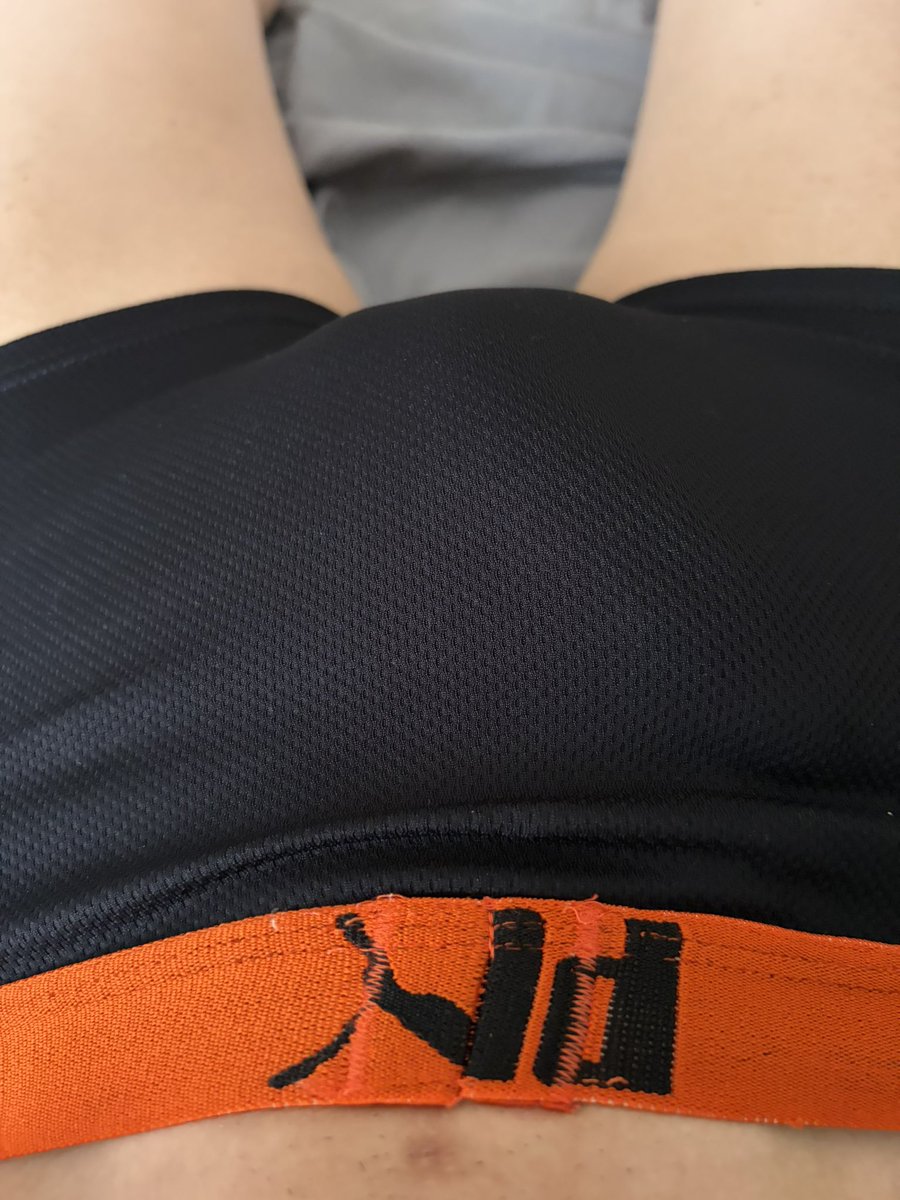 pantslovehh's tweet photo. プーマ好き https://t.co/PAYIonXZob