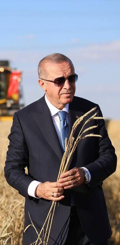 __Tevazu__'s tweet photo. BİZ HER DAİM YENİDEN DOĞARIZ https://t.co/AvmlB24Fx0