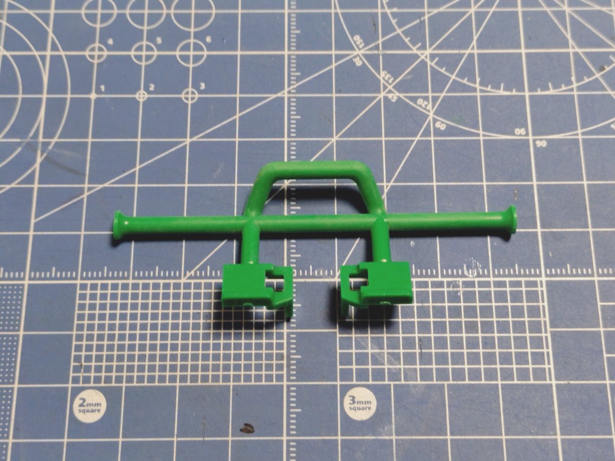PC9821Ap3_C9W's tweet photo. バーニング・サンのパーツでダッシュ四駆郎のバンパーを作成中
#ミニ四駆
#バーニングサン
#ダッシュ四駆郎 https://t.co/XzReqg5PHS