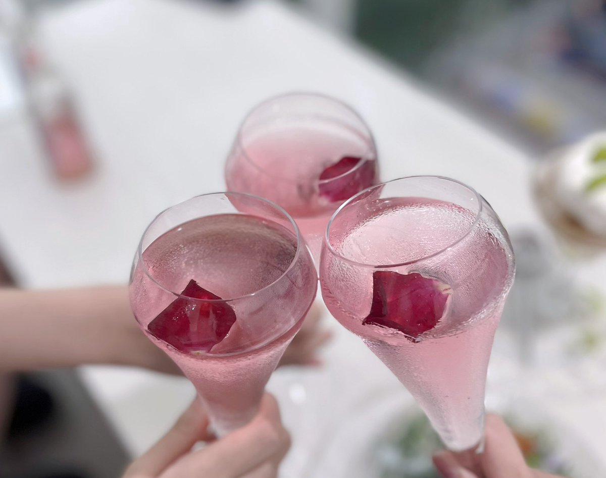 _mp_mf__s2's tweet photo. オシャレすぎるカフェで10月にして今年初の氷活՞o̴̶̷̤ ̫ o̴̶̷̤՞🎶👈遅すぎ🥵🥵🥵
ピンクのレモネードかわいかった🎀◝✩

📍inception (大阪 東梅田) https://t.co/RDrIbHqiln
