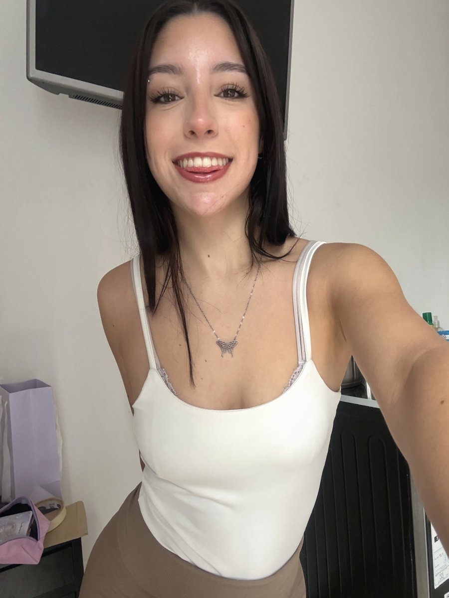 lilymoonn23 tweet picture