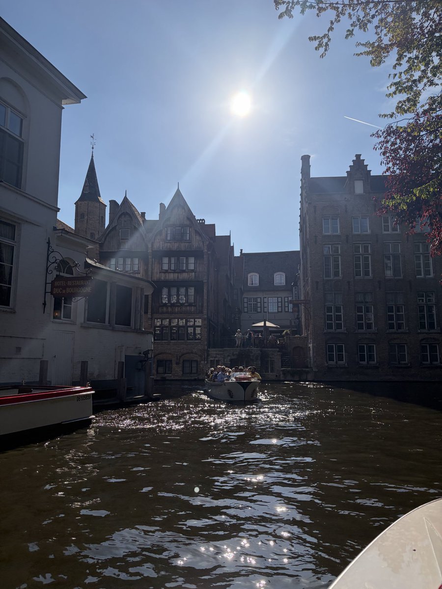 baka_taro_'s tweet photo. ブリュージュ🇧🇪
さすが北のヴェネツィア👏 https://t.co/f6rtHTVVgT