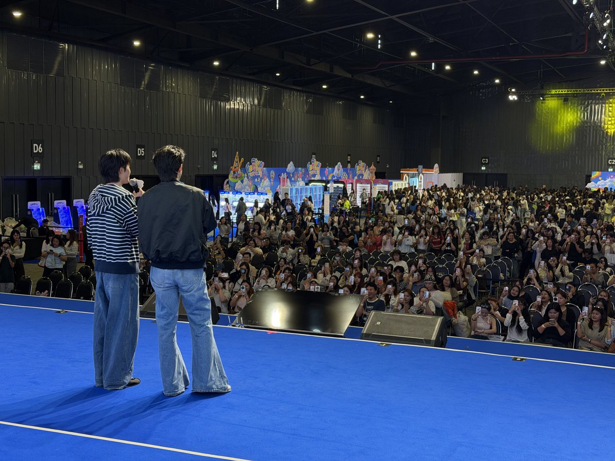 GmmtvShop's tweet photo. เคน-พอล ขอบคุณทุกคนที่มาร่วมกิจกรรม Fan Sign ครั้งแรกของพวกเรา ในงาน GMMTV FANIVAL 2026 : Happy Family นะครับ

@Kktken_Lim @Tananloh

#GMMTVFANIVAL2026HappyFamilyxKP
#GMMTV https://t.co/GBXKbtJ724