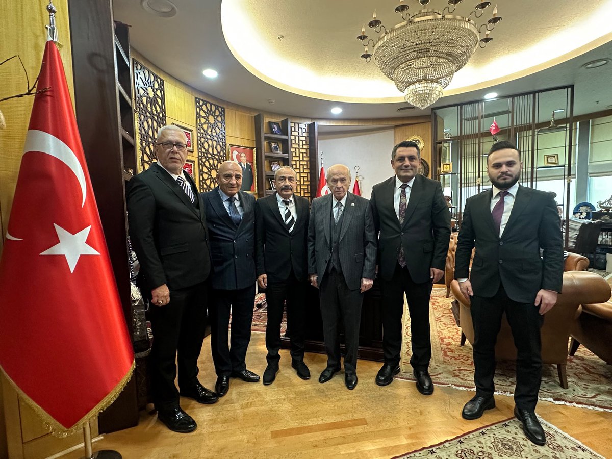 mhprizeilbas's tweet photo. İl Başkanımız Sayın İhsan ALKAN, beraberindeki İl Başkan Yardımcılarımız ile birlikte Genel Merkezimizde, Genel Başkanımız Sayın Devlet BAHÇELİ Beyefendi’yi makamında ziyaret etti.
⬇️ https://t.co/S25biFAlPO