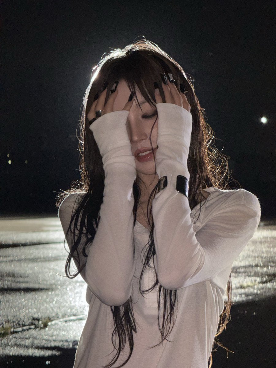 faafafah_'s tweet photo. ซ่งอูกีชีเสิร์ฟรูปเบื้องหลังมาให้อย่างรวดเร็ว https://t.co/PVNrAuvEpp