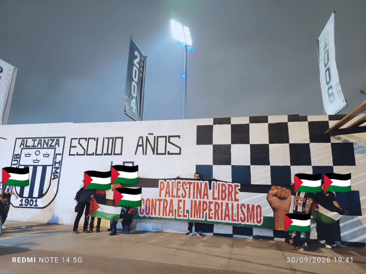 ultras_antifaa's tweet photo. #Peru — A message of solidarity with Palestine was displayed during the friendly match between Alianza Lima and CD Palestino at Alejandro Villanueva Stadium. https://t.co/TzqsJtSNOF
