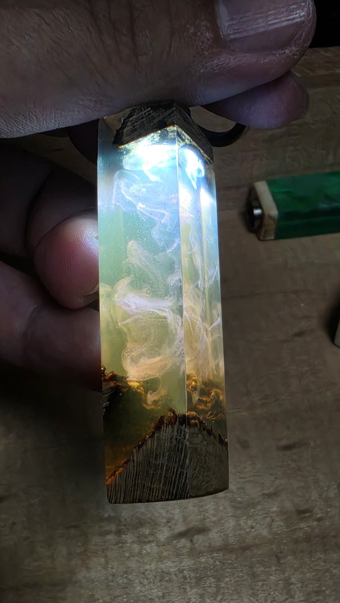NEMO_FOURSOME's tweet photo. さぼてんで作る光るウッドレジンキーホルダー！中に入ってる模様は先日アメリカで買ってきたやつ！

さぼてんめっちゃ良くない？

#金沢ハンドメイドマルシェ に持っていきますよ！！ https://t.co/REwWP1n6wX