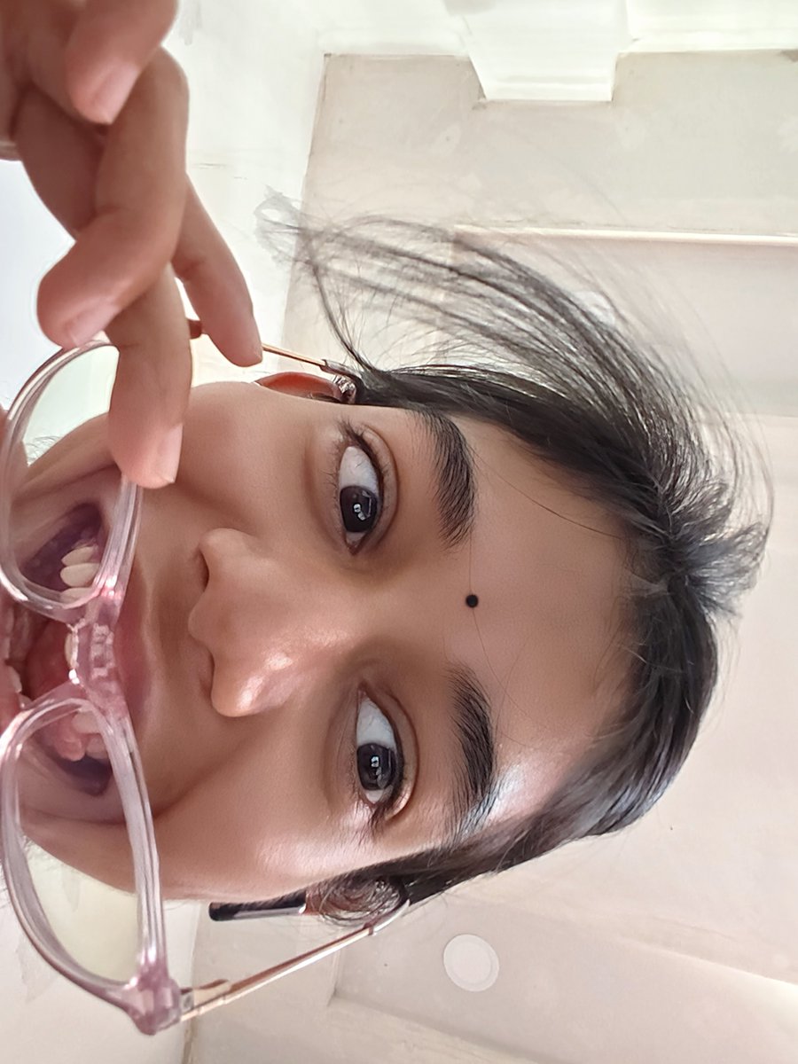 avafromMP's tweet photo. I can be cute lenskart model 🤭💗 #cutemodel https://t.co/eKOKCY7Nc3