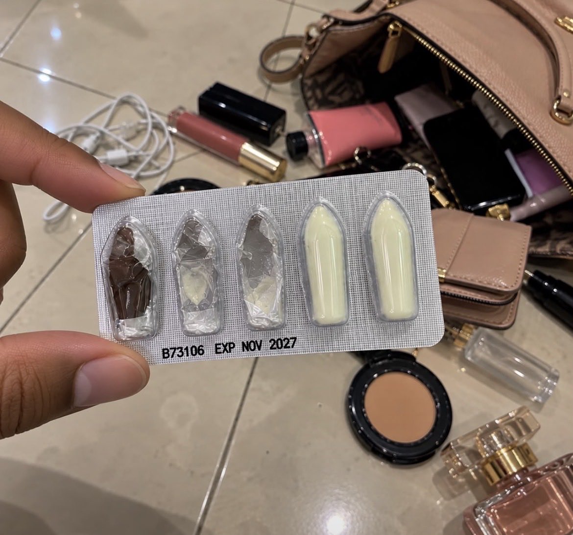 Gentlejosh0's tweet photo. I was going through a bag and came across this… 😭 I genuinely have no idea what it is, but the fact that some of it has already been used has me curious.
Does Anyone know what this is for?

 I think she’s cheating😭😭 https://t.co/P7xQBm2cVX