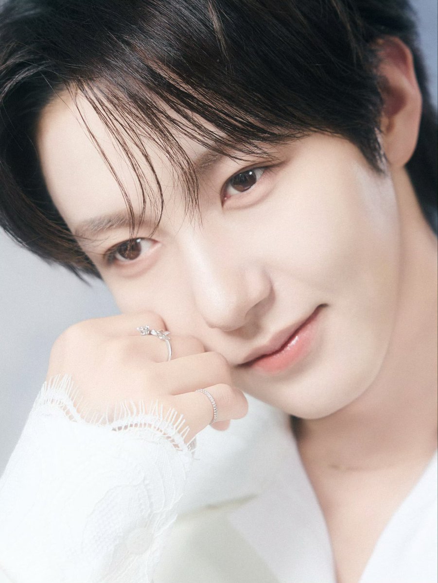 HRJFEED's tweet photo. #renjun studio update 🤍 https://t.co/VY5PA6DZSj