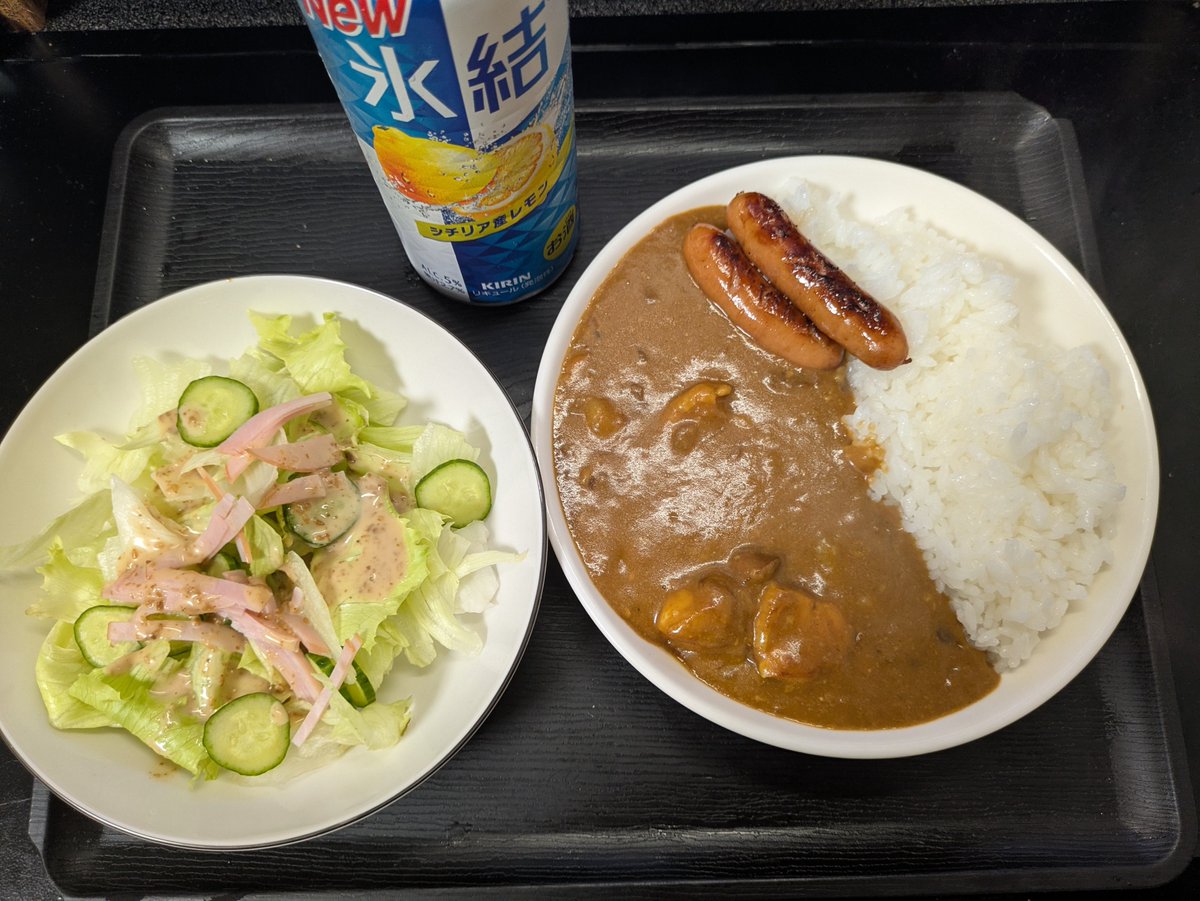 tafypome's tweet photo. 夜のカレー
昼の残りに鶏もも肉とソーセージ追加 https://t.co/66QERd0tWy