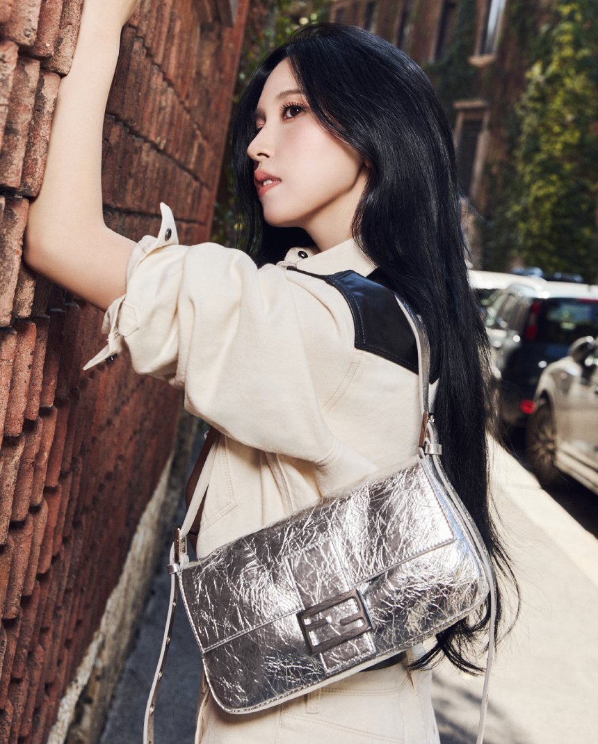 godmitzu's tweet photo. MINA FOR FENDI &amp; VOGUE JAPAN SHE'S SO FINE https://t.co/3SnwByrZKE