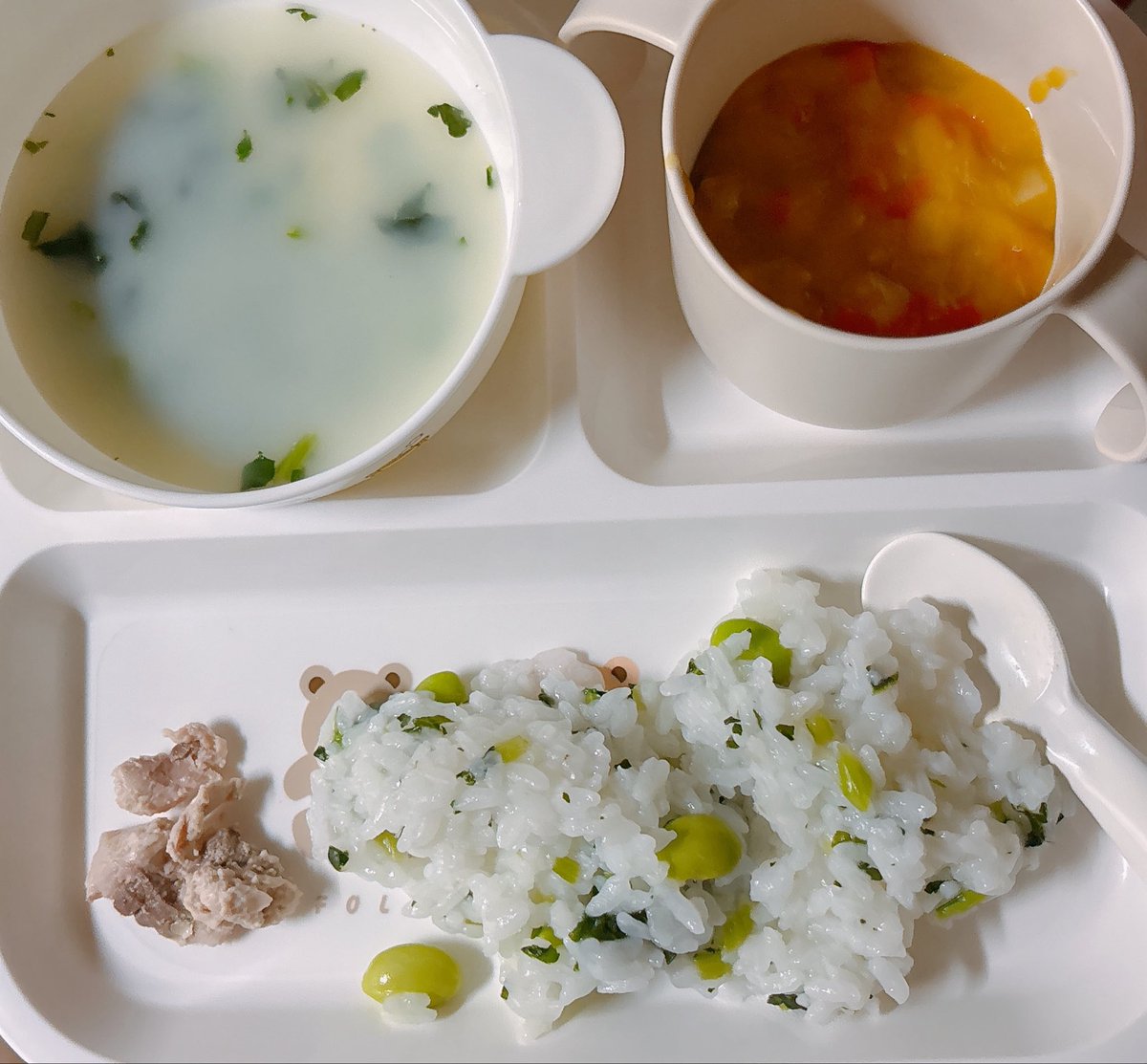 fulasansan's tweet photo. 娘の今日の夜ご飯
枝豆と小松菜の軟飯、かぼちゃシチュー、ほうれん草入りコーンスープ、サンマ(保育園からお願いされたので湯通し) https://t.co/9B43LcjkpG