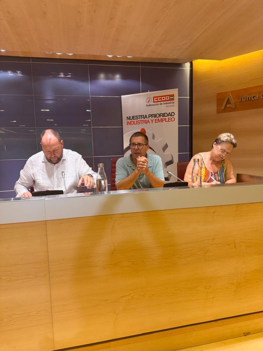 ccooand_FI's tweet photo. Finaliza Asamblea Delegadas y Delegados  del Sector Manipulado y Envasado de frutas,hortalizas y flores‼️
Responsable Feder.Industri.Andalucia del Sector Agroindustrial F.Javier Castaño un llamamiento a los Delegadas/os‼️
🔴Mejorar Salarios
🔴Reducir Precariedad
🔴Jornada Dignas https://t.co/NV3RmS5CEJ