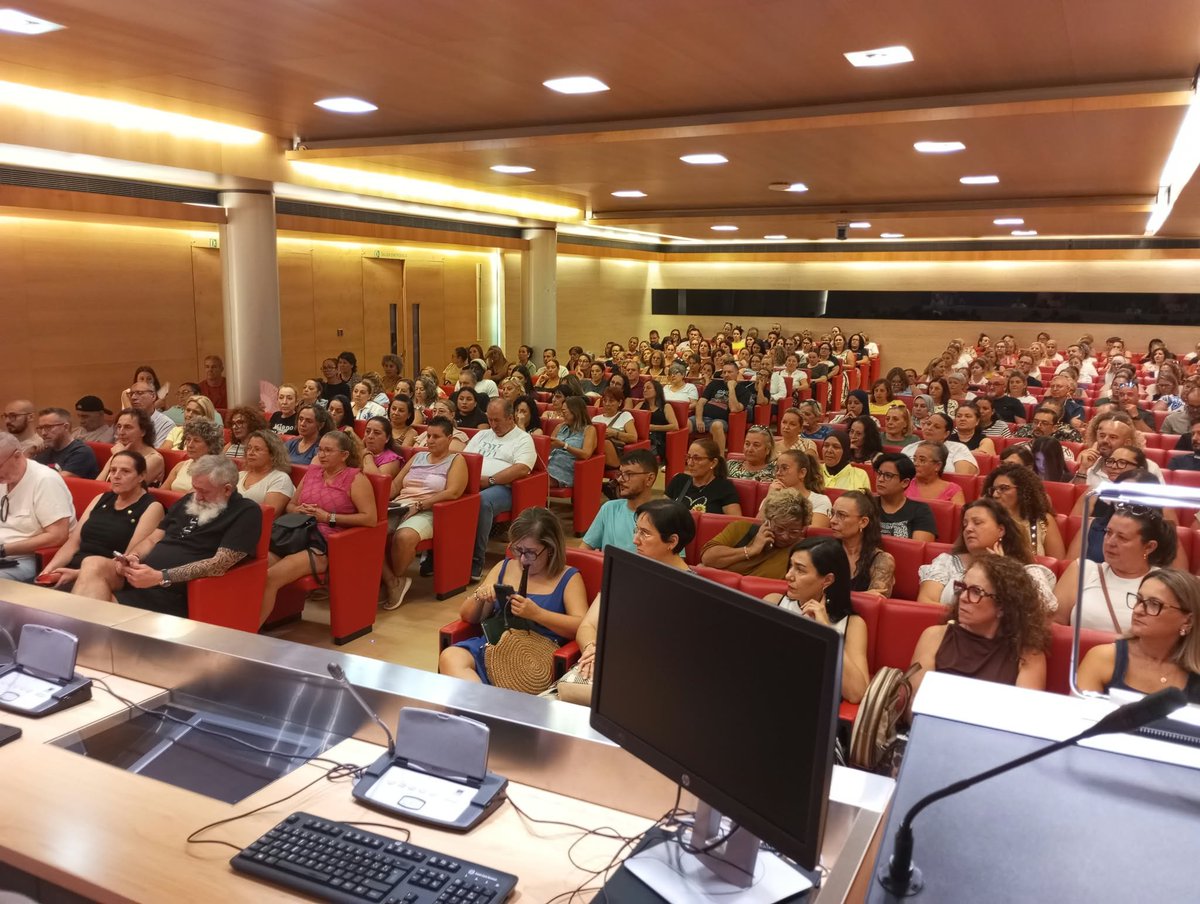 ccooand_FI's tweet photo. Finaliza Asamblea Delegadas y Delegados  del Sector Manipulado y Envasado de frutas,hortalizas y flores‼️
Responsable Feder.Industri.Andalucia del Sector Agroindustrial F.Javier Castaño un llamamiento a los Delegadas/os‼️
🔴Mejorar Salarios
🔴Reducir Precariedad
🔴Jornada Dignas https://t.co/NV3RmS5CEJ