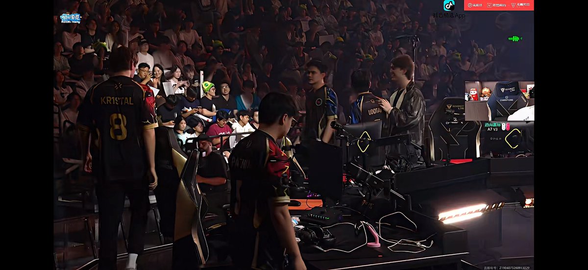 ink570421's tweet photo. 给GE打高兴了，打到第二局开头3：0还以为来希望了，结果被GE连扳7局，内战就炸鱼，外战就赢不了😅😅😅 https://t.co/2VURUx8ZiT