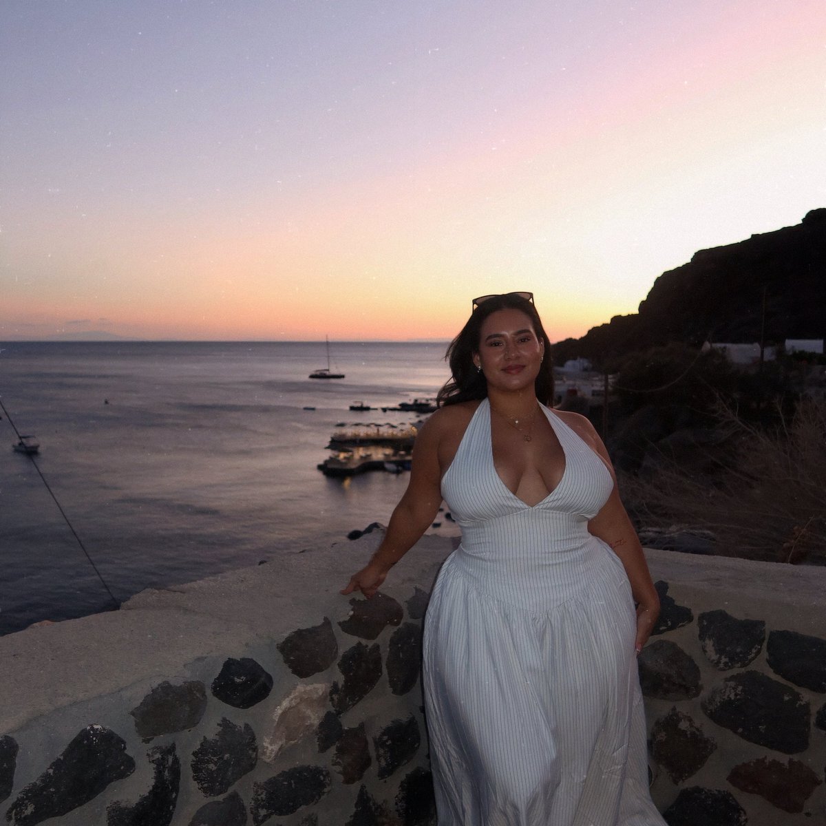 vickbea's tweet photo. Greece has the greatest sunsets https://t.co/C4IimUirbg