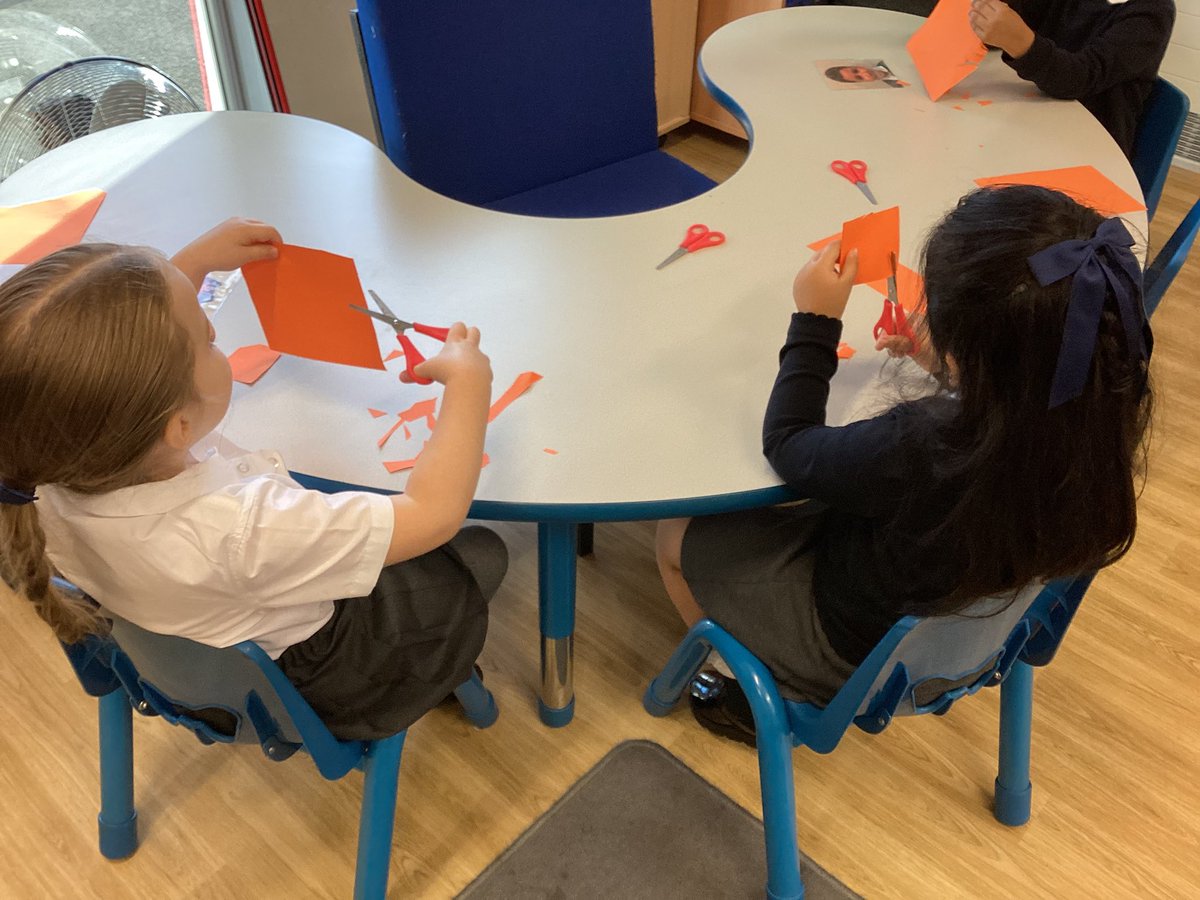 YewTreeSandwell's tweet photo. RA have had lots of fun during their S.O.D.A today, practicing their cutting skills. https://t.co/PPFmGbo3N3