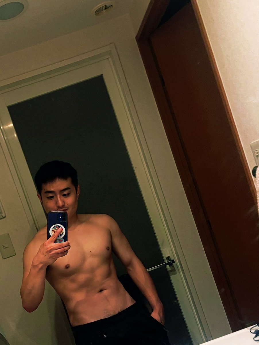 sk46_hiro's tweet photo. 胸トレしてきた🏋️ https://t.co/YpAZ9AUkaS